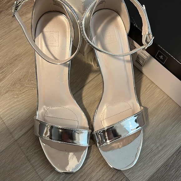 DB Studio Celina34 Metallic Silver heels 4”. - Picture 2 of 6